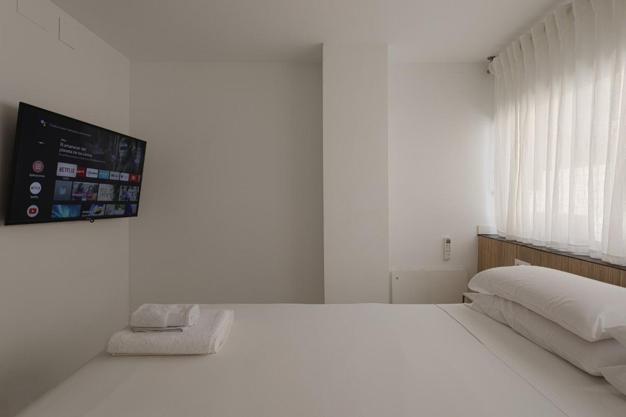 Beach Malagueta By Caleta Homes Málaga Esterno foto